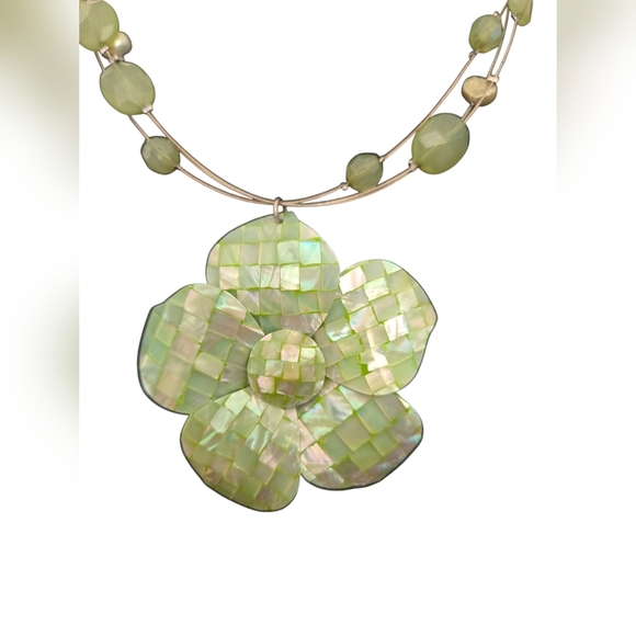 Vintage 90s Elegant Green Floral Necklace - Picture 2 of 3